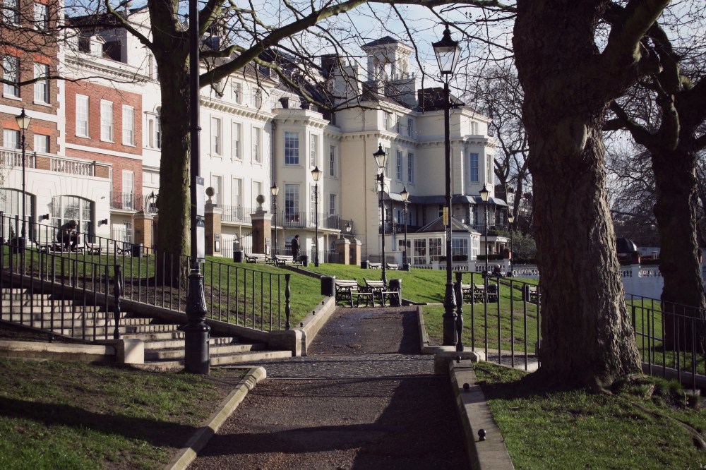 IMG_1090.JPG_effected